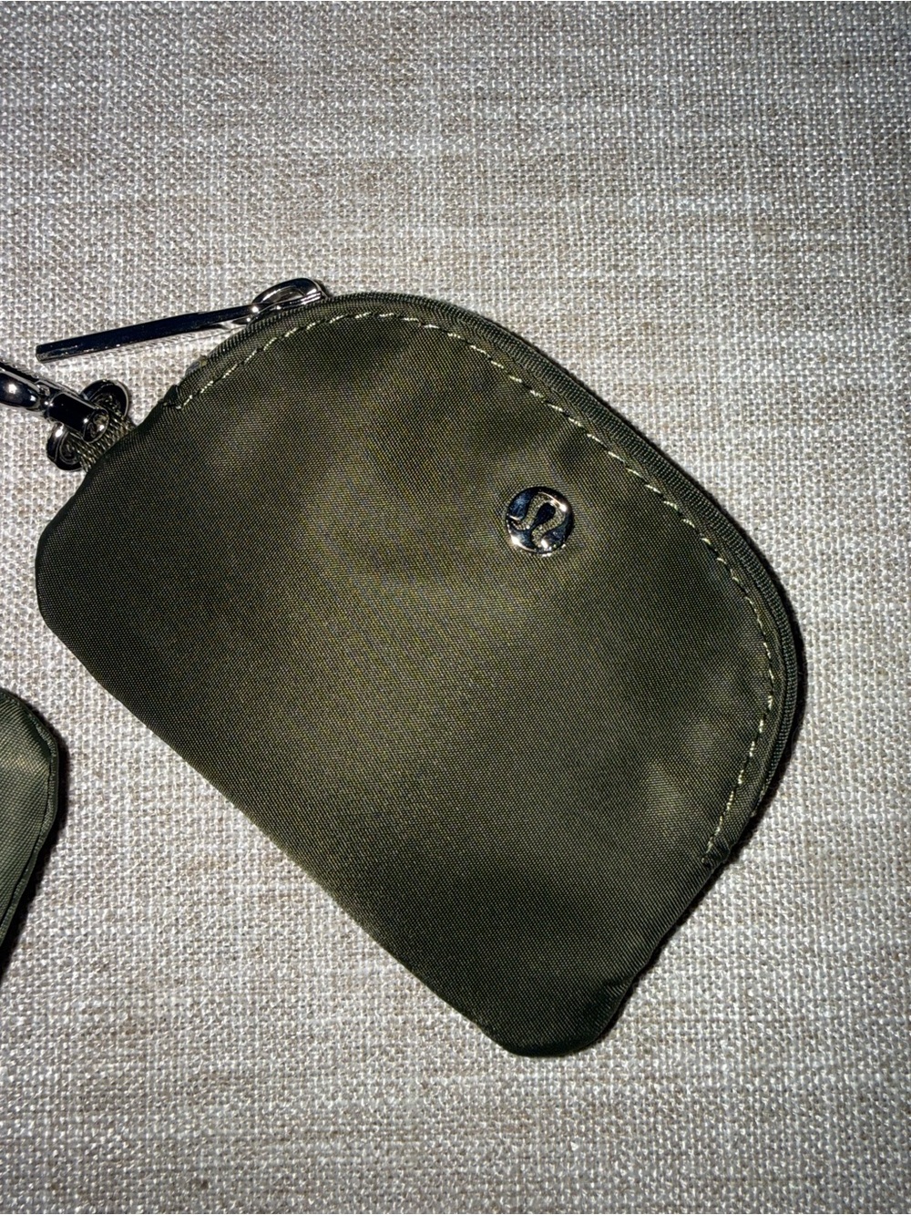 lululemon athletica Olive Green Dual Pouch Wristlet - Picture 2 of 4
